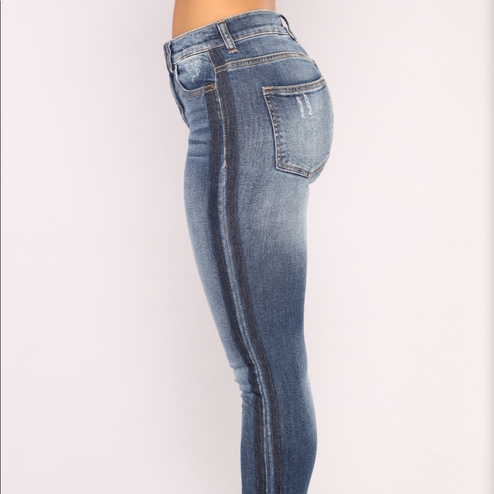 Fashion Nova high rise jeans Sz 5/ 27 w